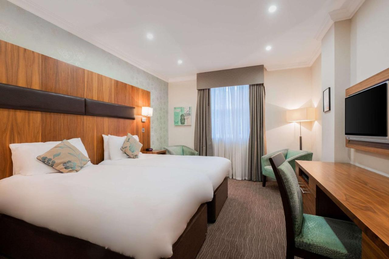 Ramada By Wyndham Cheltenham Golden Valley Dış mekan fotoğraf