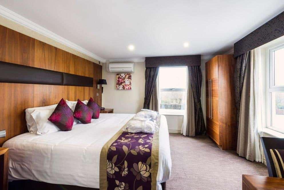 Ramada By Wyndham Cheltenham Golden Valley Oda fotoğraf