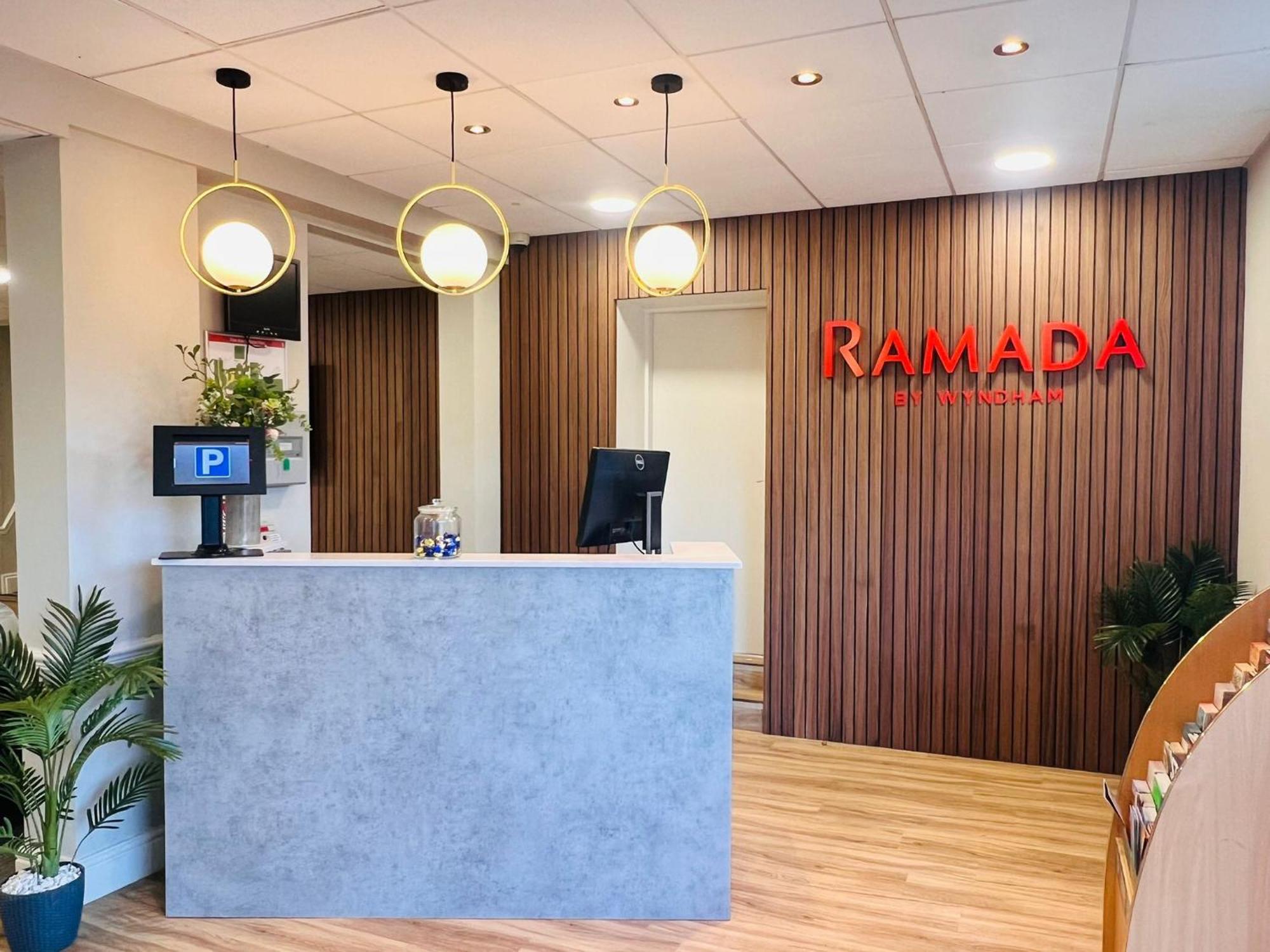 Ramada By Wyndham Cheltenham Golden Valley Dış mekan fotoğraf