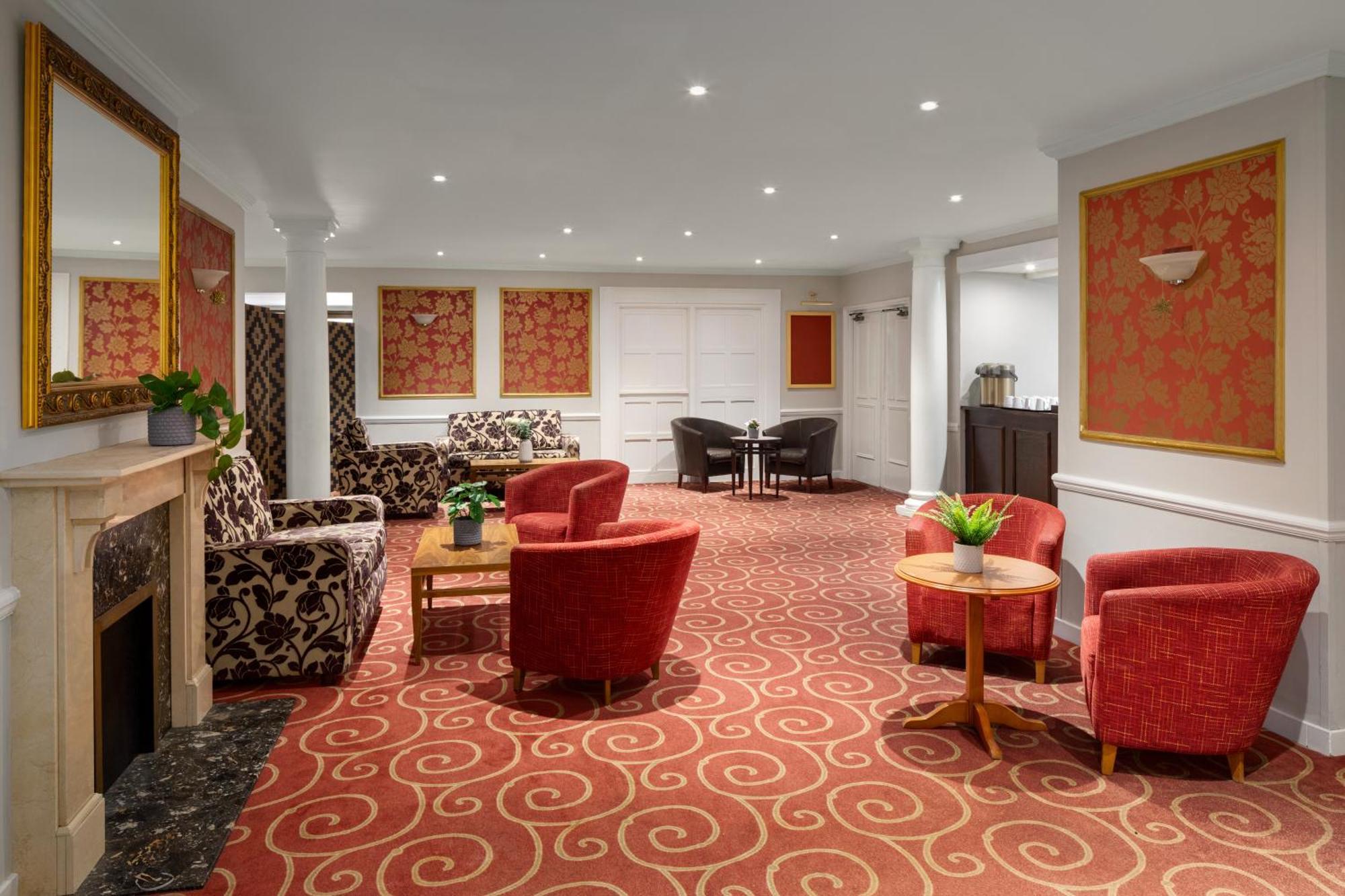 Ramada By Wyndham Cheltenham Golden Valley Dış mekan fotoğraf