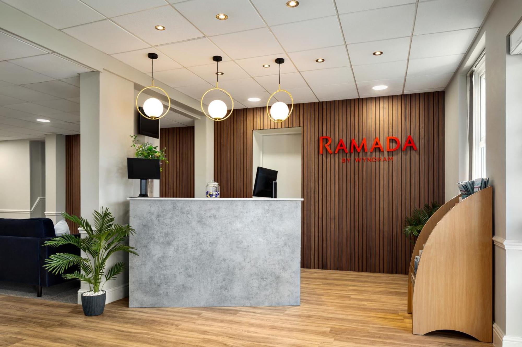 Ramada By Wyndham Cheltenham Golden Valley Dış mekan fotoğraf