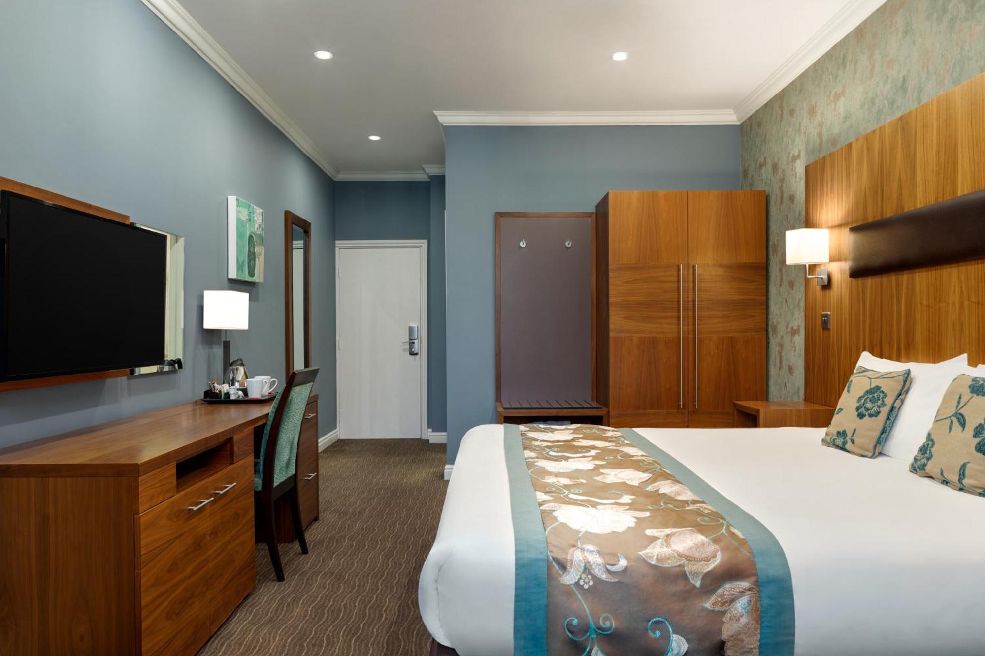 Ramada By Wyndham Cheltenham Golden Valley Dış mekan fotoğraf