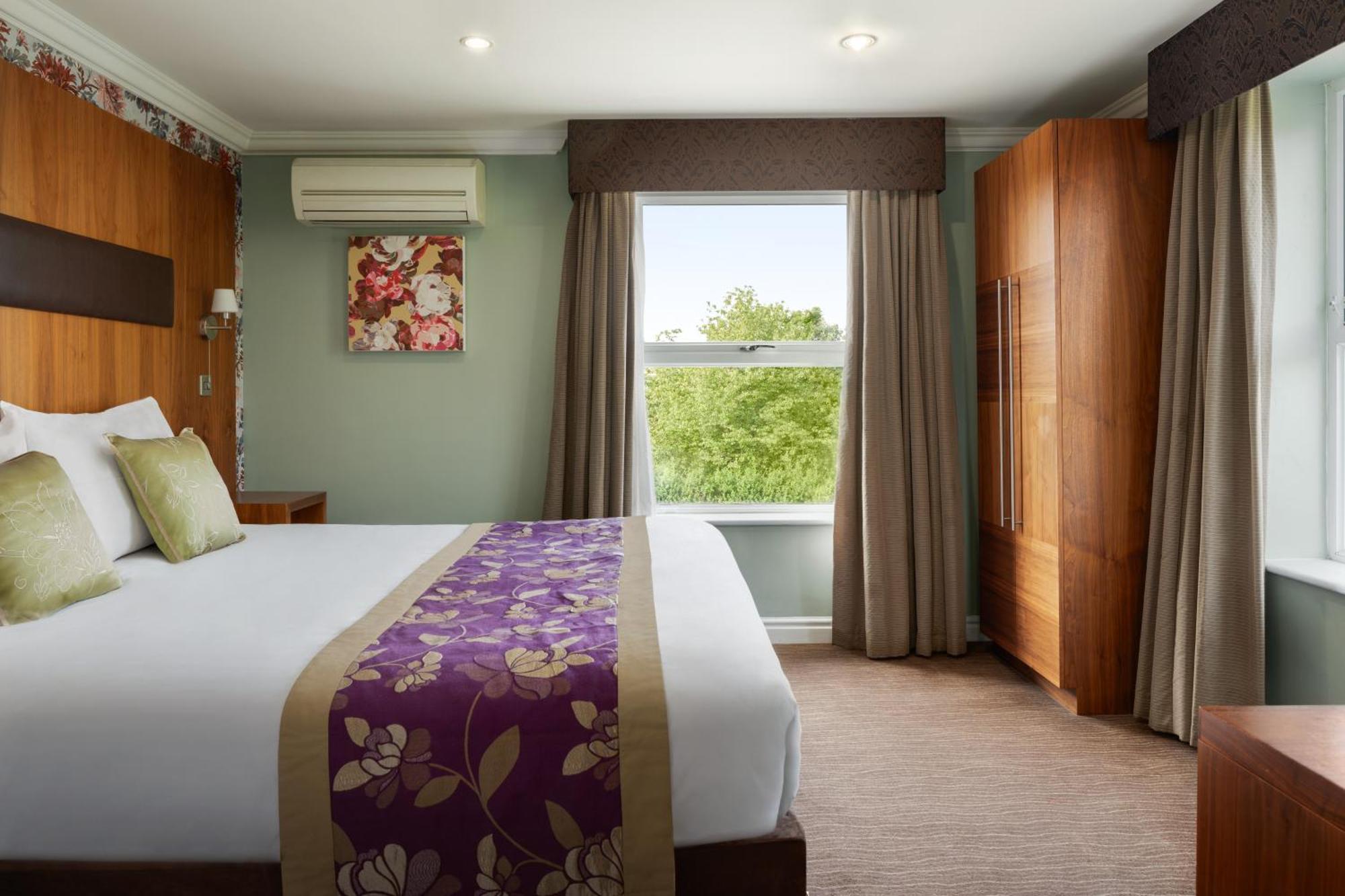 Ramada By Wyndham Cheltenham Golden Valley Dış mekan fotoğraf