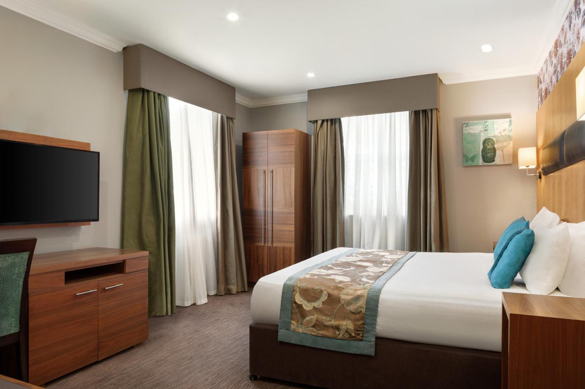 Ramada By Wyndham Cheltenham Golden Valley Dış mekan fotoğraf