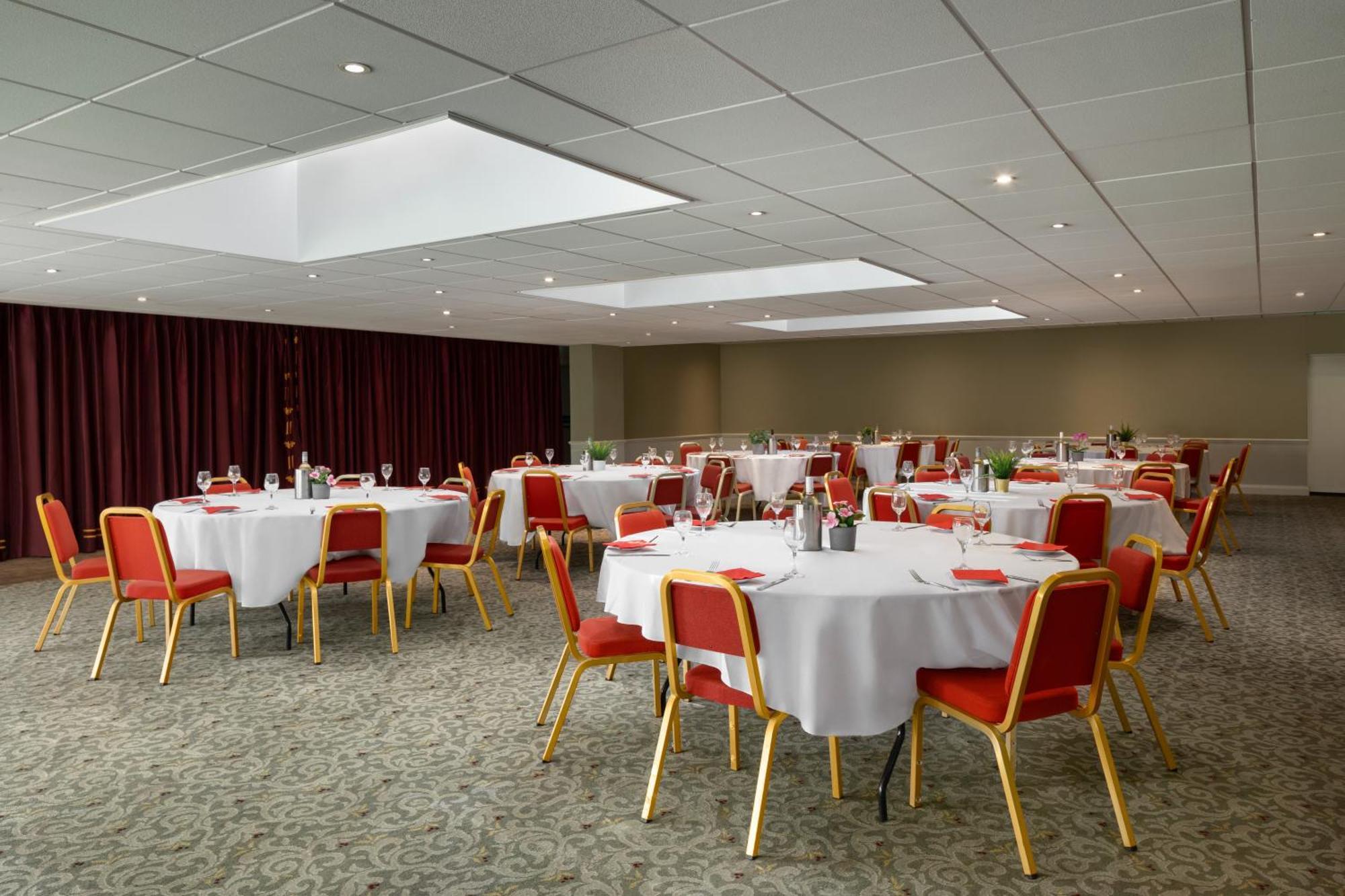 Ramada By Wyndham Cheltenham Golden Valley Dış mekan fotoğraf