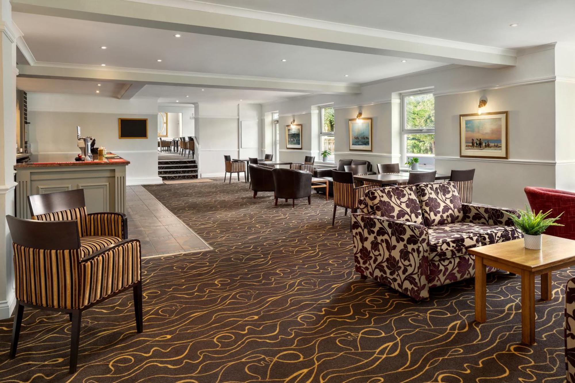 Ramada By Wyndham Cheltenham Golden Valley Dış mekan fotoğraf