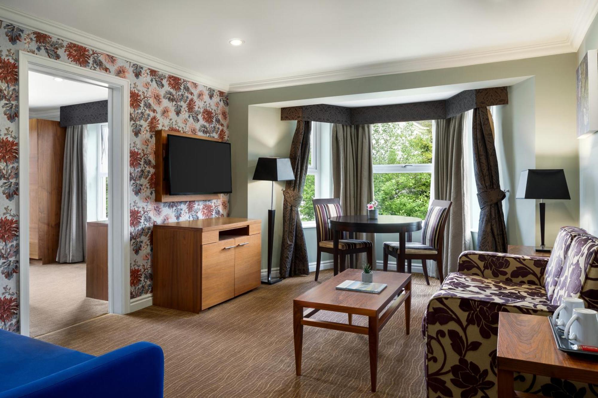 Ramada By Wyndham Cheltenham Golden Valley Dış mekan fotoğraf
