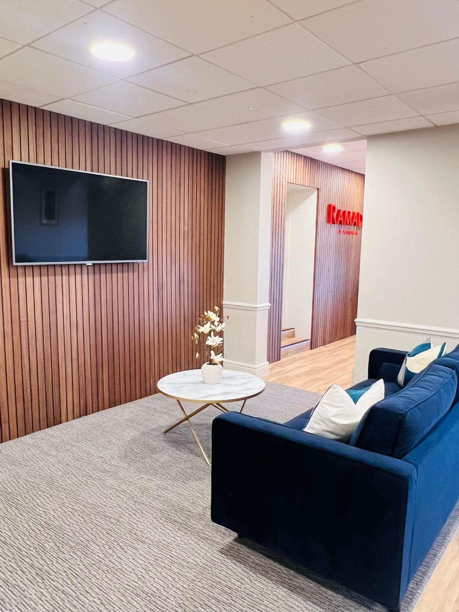Ramada By Wyndham Cheltenham Golden Valley Dış mekan fotoğraf