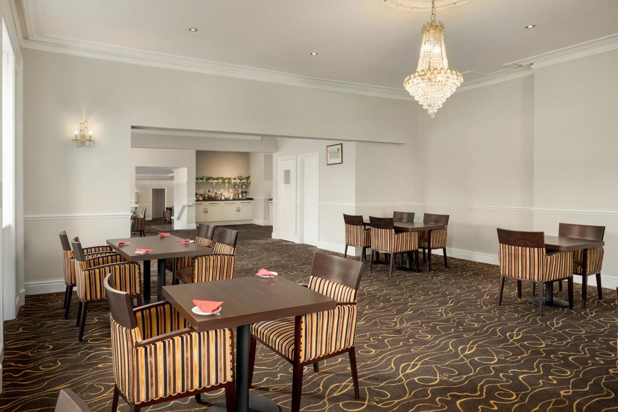 Ramada By Wyndham Cheltenham Golden Valley Dış mekan fotoğraf