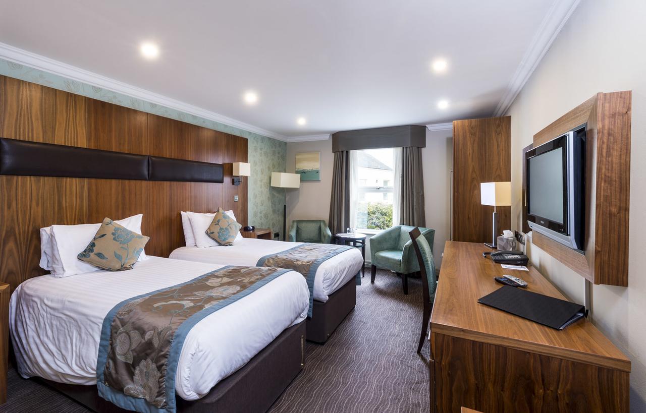 Ramada By Wyndham Cheltenham Golden Valley Dış mekan fotoğraf