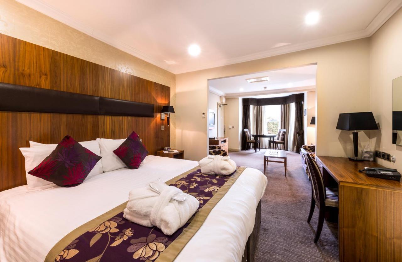 Ramada By Wyndham Cheltenham Golden Valley Dış mekan fotoğraf