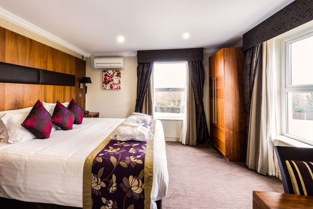 Ramada By Wyndham Cheltenham Golden Valley Oda fotoğraf